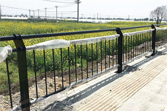 人行道路护栏
